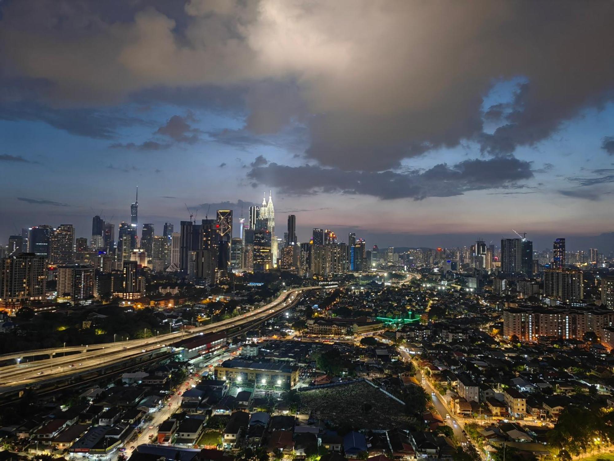 Datum Jelatek Sky Residence Klcc Skyring Linked To Lrt And Mall アンパン エクステリア 写真